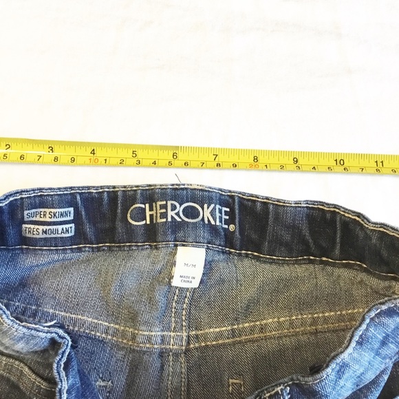 Cherokee Super Skinny Medium Shorts - Picture 3 of 5